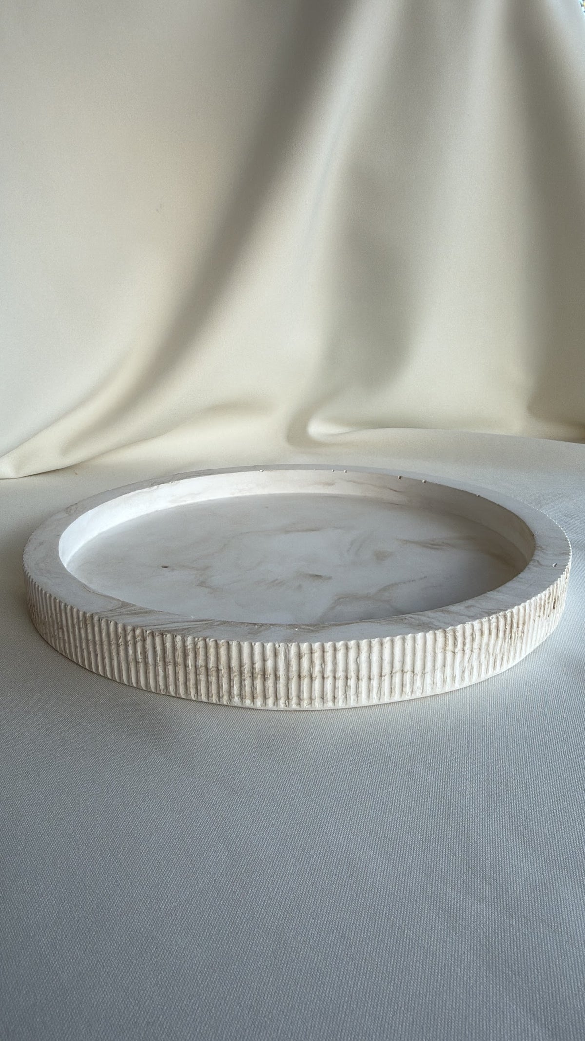 Large Round Dish - pearl white wavy concrete