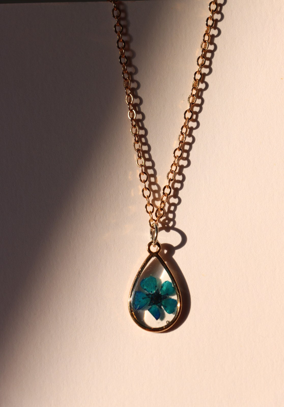 Resin Necklace - Dark Green Flower & Leaf